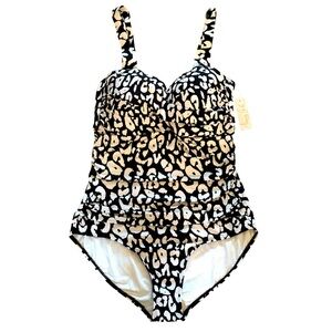 One Piece Swimsuit Women's Plus Size‎ Wild Cat Twist Front Shirred size 16W